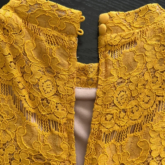 Love Fire Lace Tank with Small Stand Up Collar - Size S/P - Mustard Yell… - Picture 6 of 12